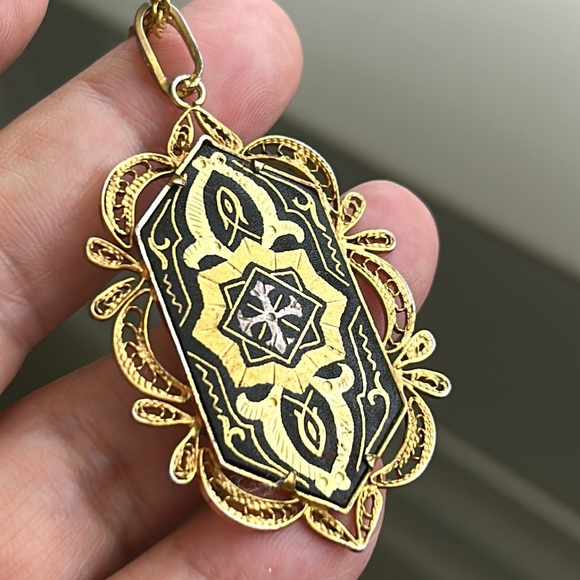 🖤Vtg Damascene Gold Geometric Hexagon Filigree Pendant on Chain Necklace - Picture 2 of 11